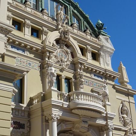 Hotel Comandor Otopeni Exterior photo